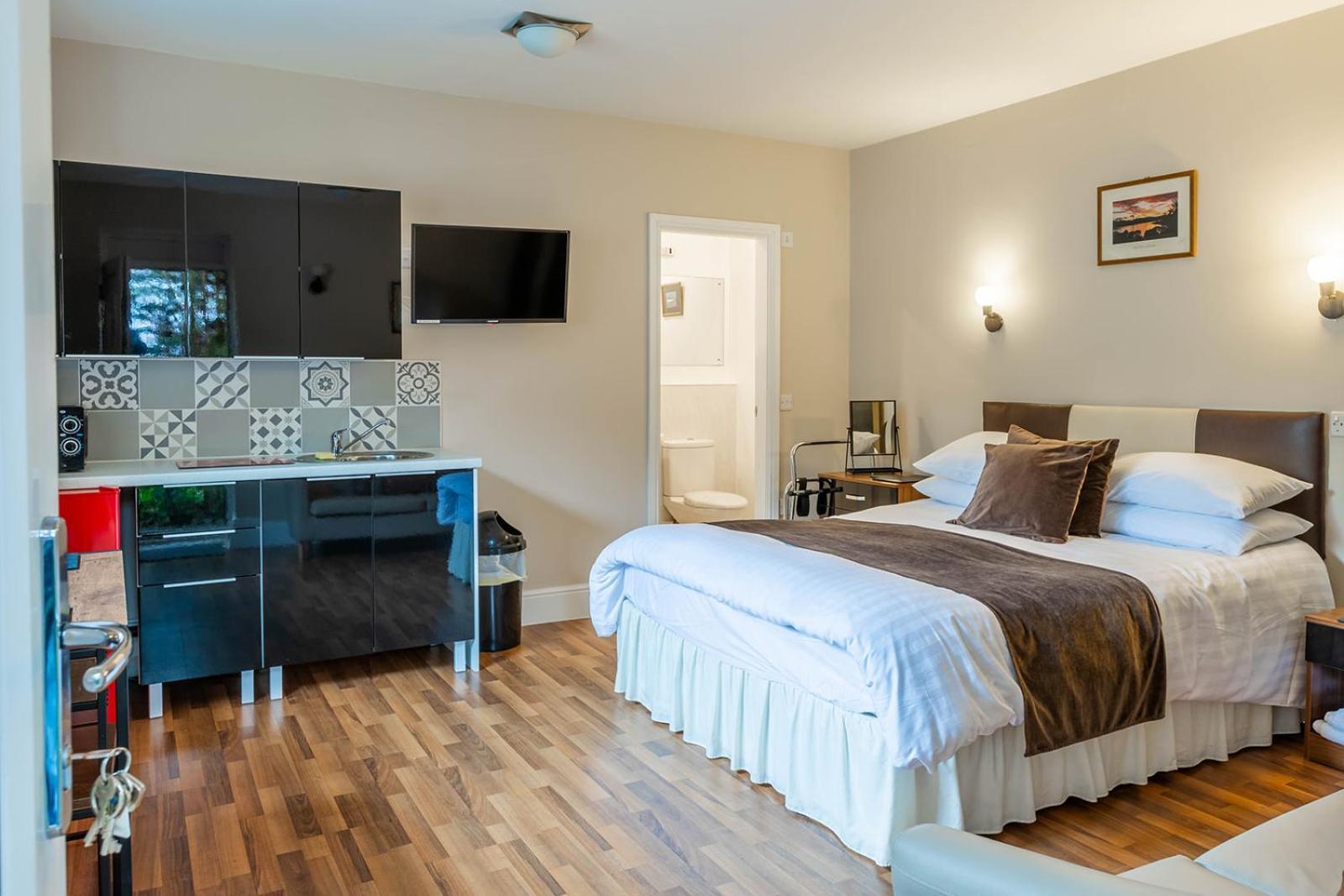Windermere Studio Rooms - With Free Car Parking Onsite Kültér fotó