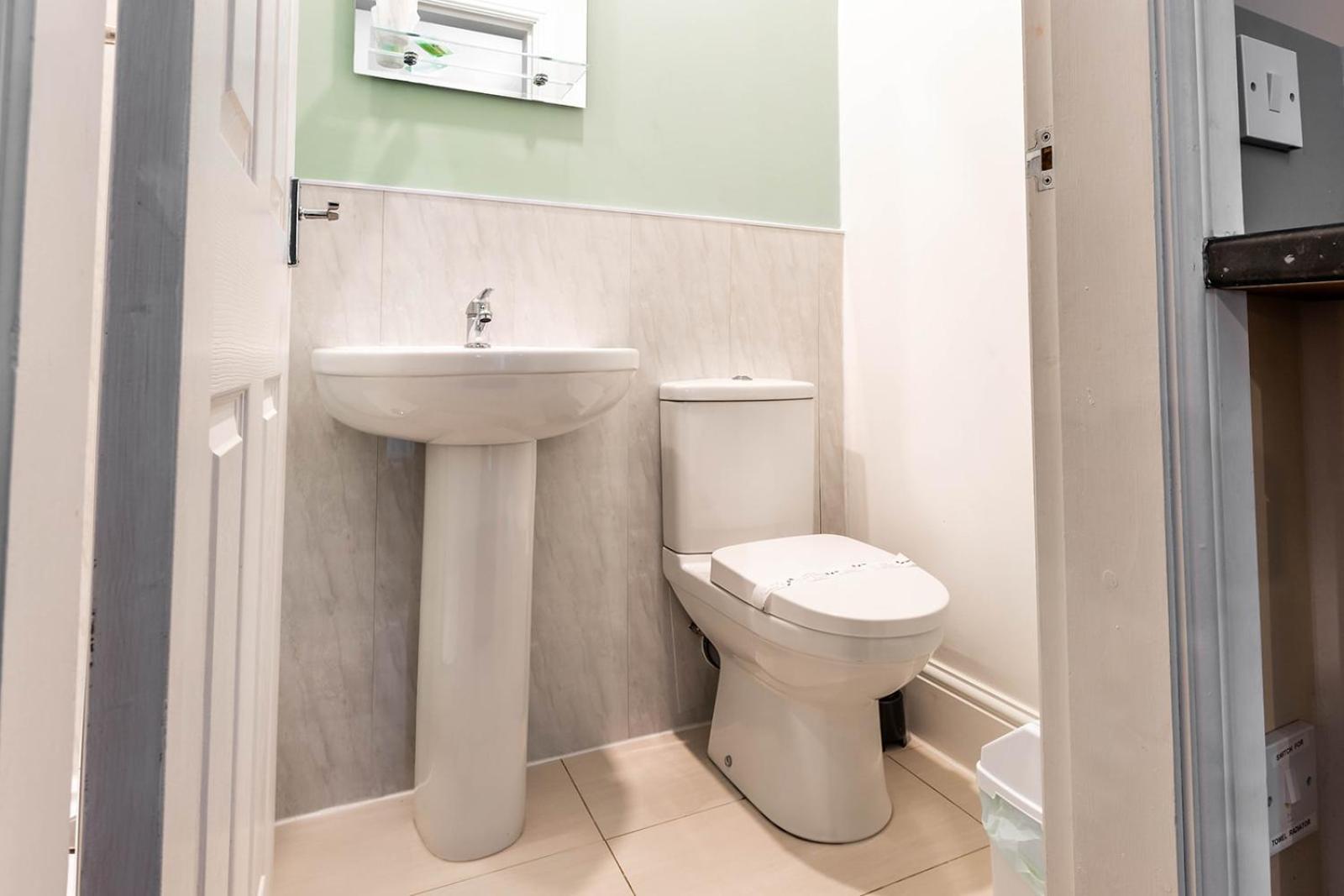 Windermere Studio Rooms - With Free Car Parking Onsite Kültér fotó
