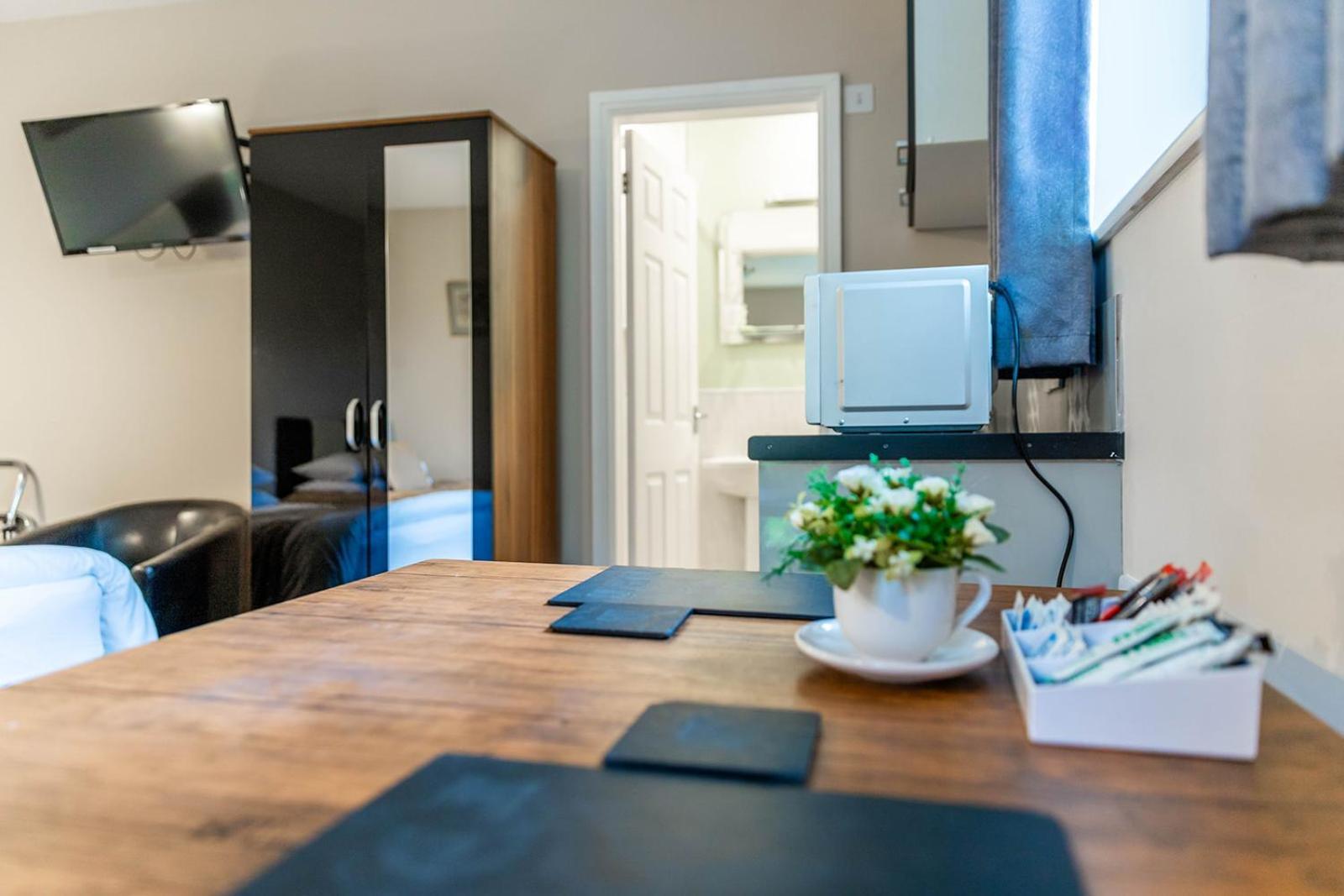 Windermere Studio Rooms - With Free Car Parking Onsite Kültér fotó
