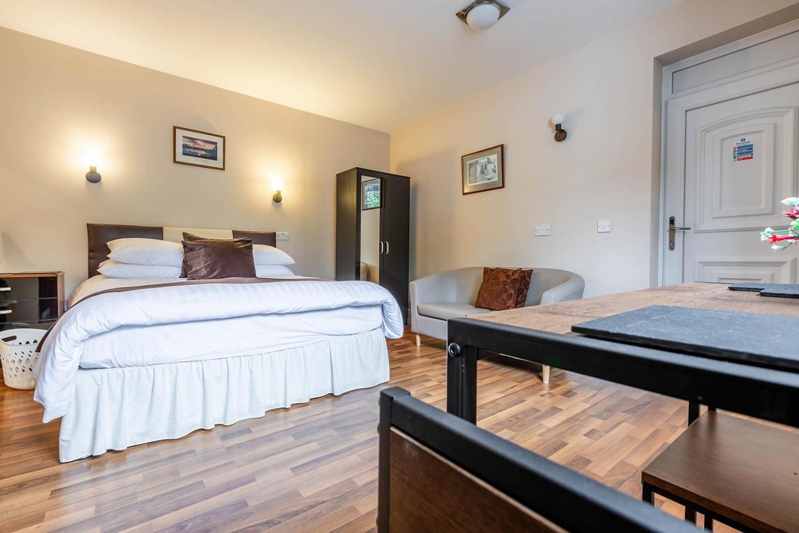 Windermere Studio Rooms - With Free Car Parking Onsite Kültér fotó