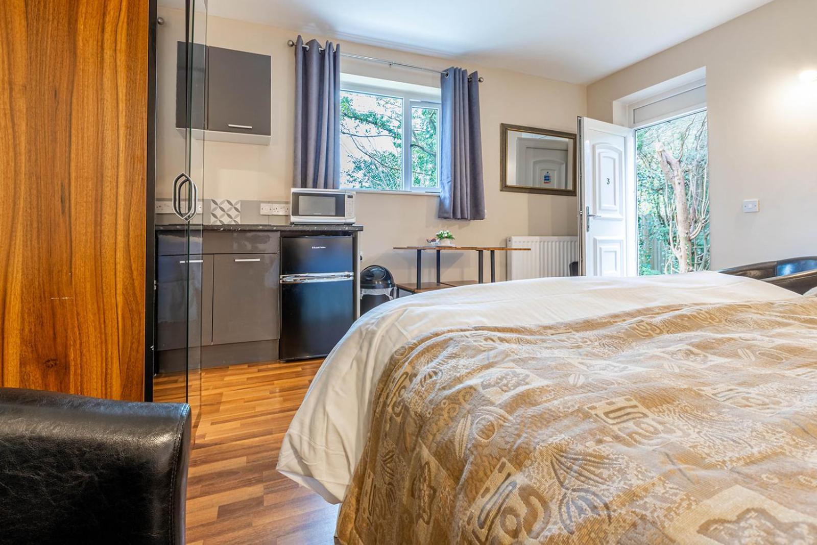 Windermere Studio Rooms - With Free Car Parking Onsite Kültér fotó