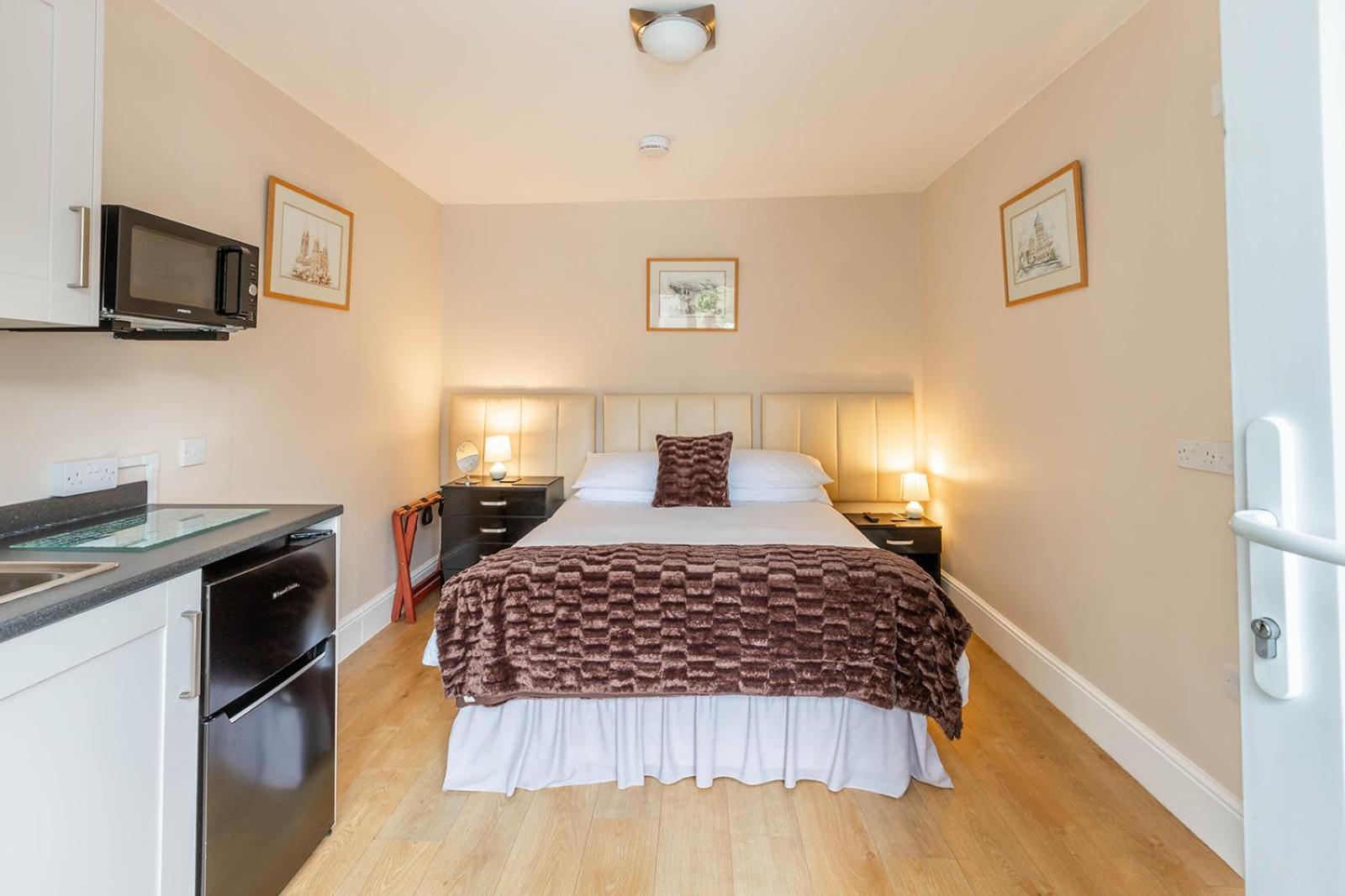 Windermere Studio Rooms - With Free Car Parking Onsite Kültér fotó