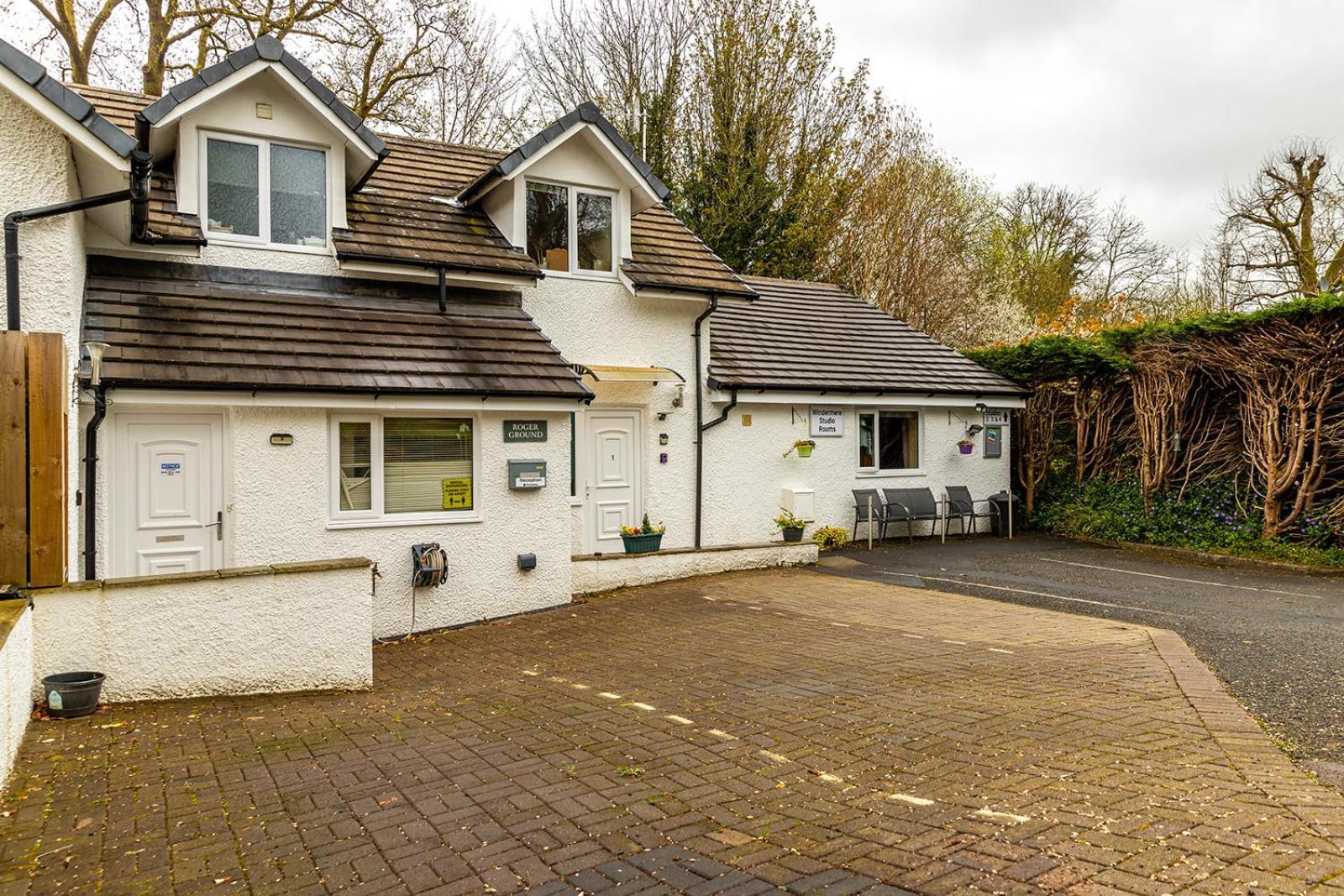 Windermere Studio Rooms - With Free Car Parking Onsite Kültér fotó